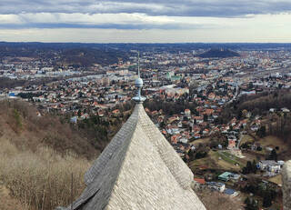 Blick-von-der-Ruine-Gösting-auf-Graz.jpg