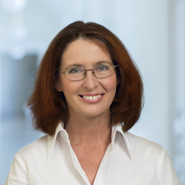 Herunterladen: elke_kahr_03a.jpg Dateivorschau: elke_kahr_03a.jpg